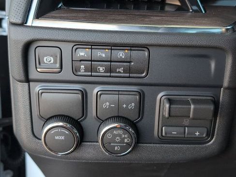 New 2026 Chevrolet Suburban Premier w/ Sun And Tow Package image 21