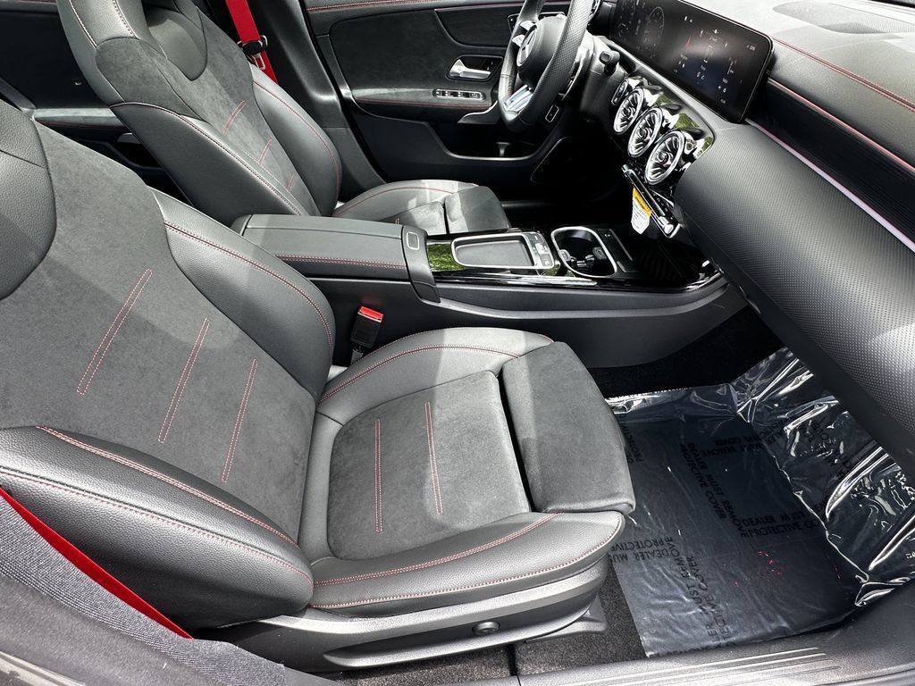 New 2025 Mercedes-Benz CLA 35 AMG 4MATIC image 15