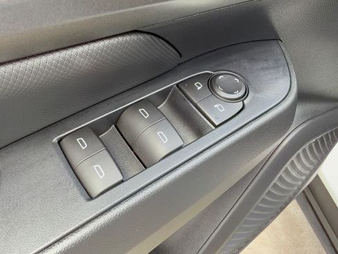 Used 2026 Chevrolet Equinox EV LT FWD image 15