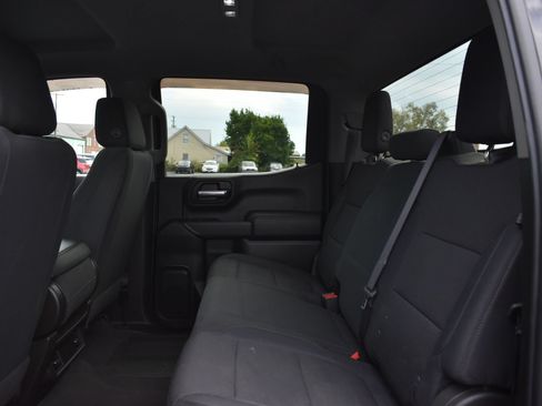 Used 2019 Chevrolet Silverado 1500 Custom Trail Boss w/ Custom Convenience Package AWD/4WD image 14
