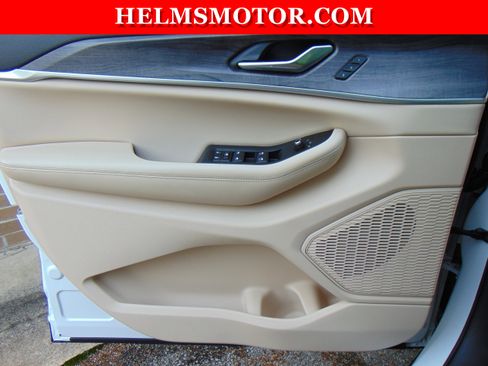 Certified 2024 Jeep Grand Cherokee Limited image 16