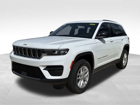 New 2026 Jeep Grand Cherokee Laredo X RWD image 3