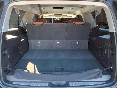 Used 2019 Chevrolet Suburban Premier w/ Premier Plus Edition image 5
