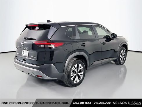 Used 2023 Nissan Rogue SV AWD/4WD image 5