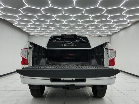 Used 2019 Nissan Titan SV AWD/4WD image 39