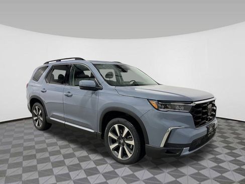 New 2025 Honda Pilot Touring image 7