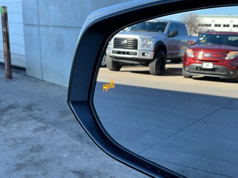 Used 2025 Toyota RAV4 XLE image 20