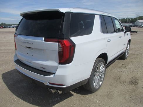 New 2026 GMC Yukon Denali w/ Denali Reserve Package AWD/4WD image 4