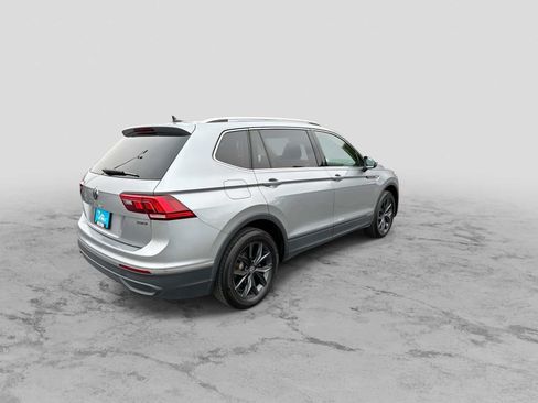 Used 2024 Volkswagen Tiguan SE AWD/4WD image 8