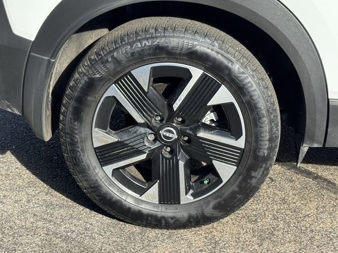 Certified 2025 Nissan Kicks SV image 19