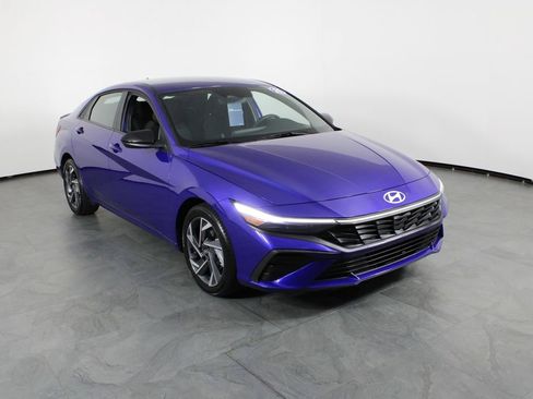 Certified 2025 Hyundai Elantra Sport image 13