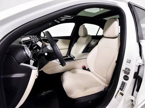 Certified 2025 Mercedes-Benz C 300 Sedan image 4