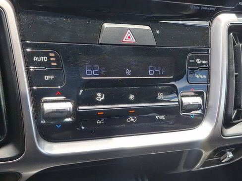 Certified 2023 Kia Sorento X-Line EX AWD/4WD image 17
