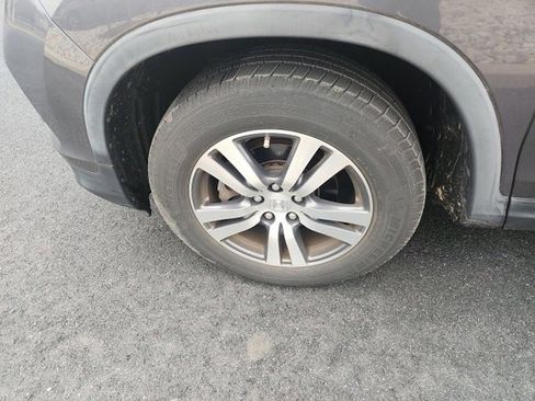 Used 2017 Honda Pilot EX image 12