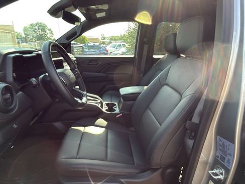 Used 2026 Chevrolet Colorado Trail Boss AWD/4WD image 31