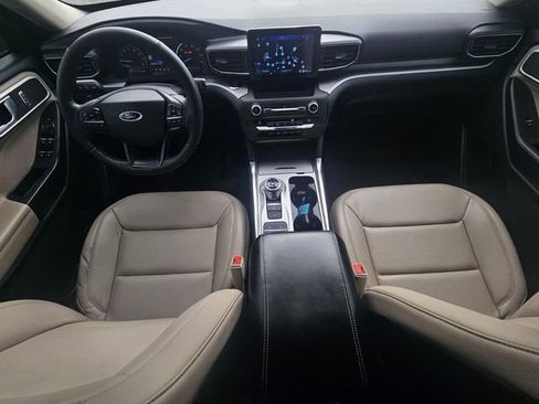 Used 2020 Ford Explorer XLT w/ Equipment Group 202A image 28