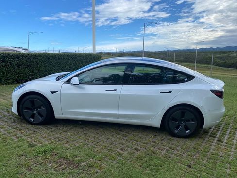 Used 2023 Tesla Model 3 Standard Range RWD image 4
