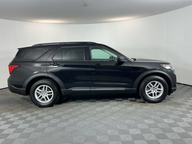 Used 2025 Ford Explorer Active AWD/4WD image 4