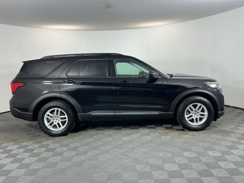 Used 2025 Ford Explorer Active AWD/4WD image 4