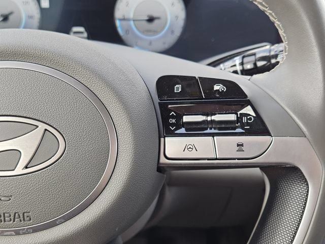 Used 2025 Hyundai Elantra SEL FWD image 29