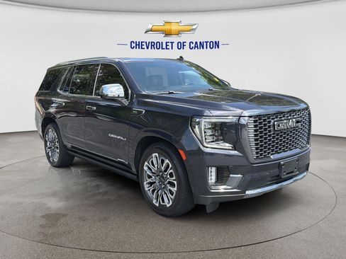 Used 2023 GMC Yukon Denali Ultimate AWD/4WD image 3