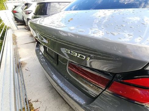 Used 2021 BMW 530i w/ Premium Package image 7