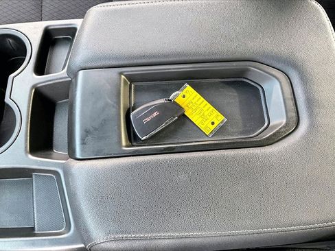 Used 2023 GMC Sierra 1500 SLE image 7