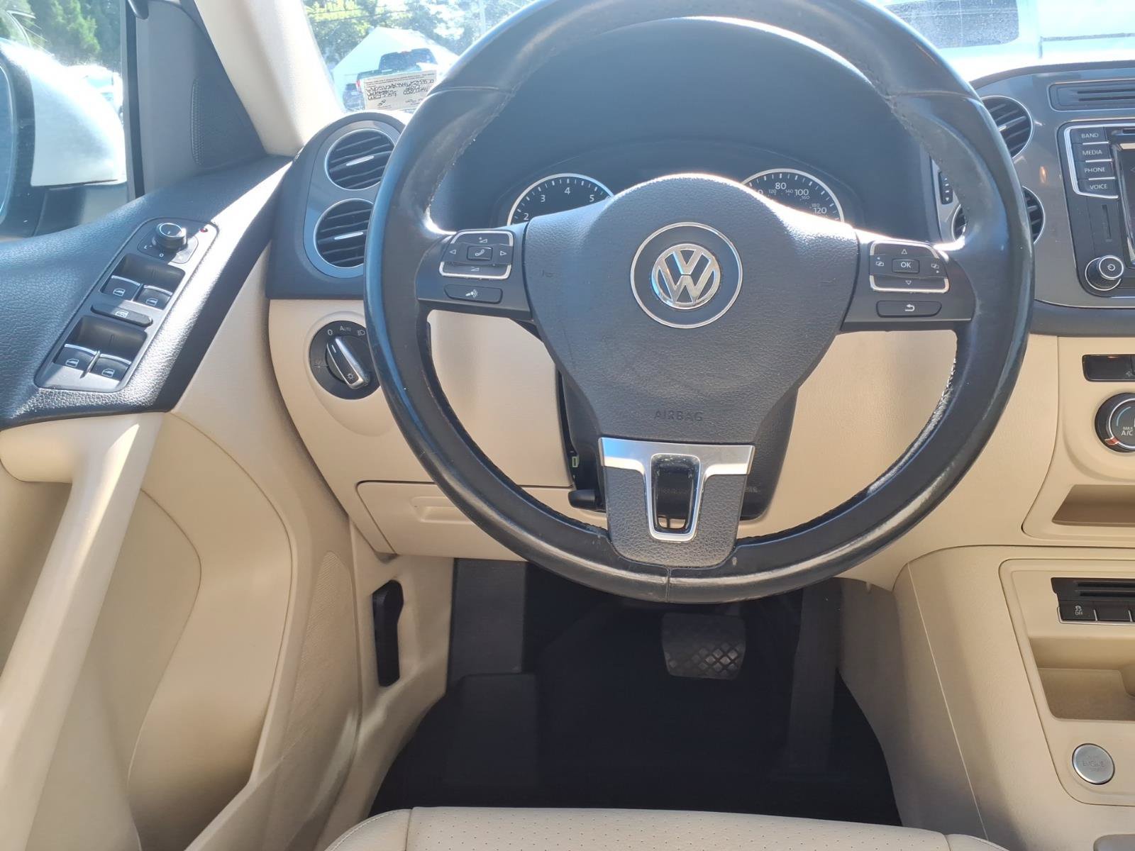Used 2017 Volkswagen Tiguan Wolfsburg Edition AWD/4WD image 5