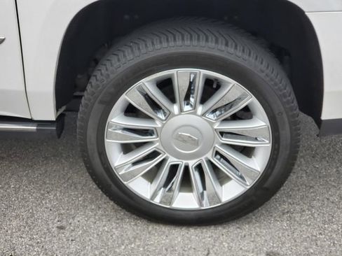 Used 2017 Cadillac Escalade ESV Platinum image 12