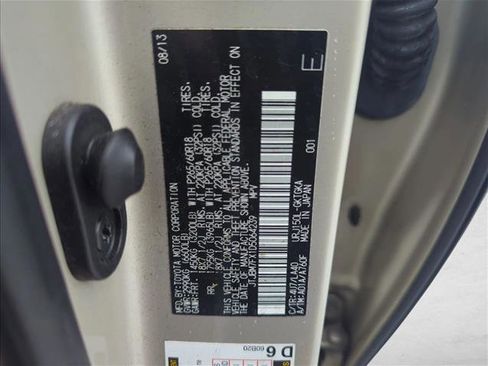 Used 2013 Lexus GX 460 image 29