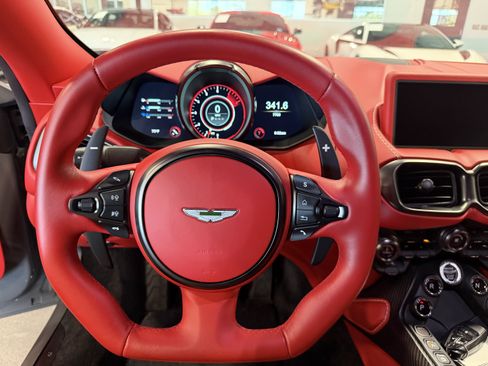 Used 2019 Aston Martin V8 Vantage Coupe RWD image 7