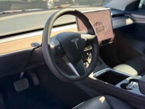Used 2023 Tesla Model 3 Standard Range image 9