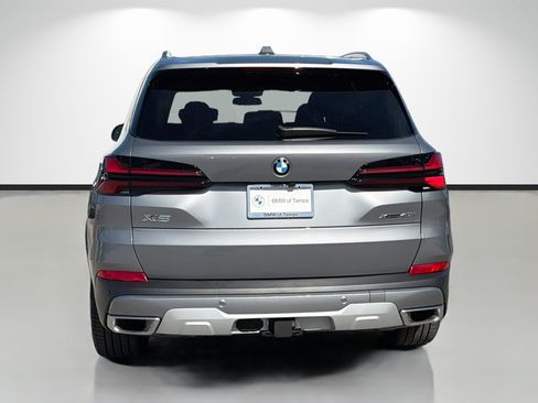 Used 2026 BMW X5 xDrive40i w/ Parking Assistance Package AWD/4WD image 4
