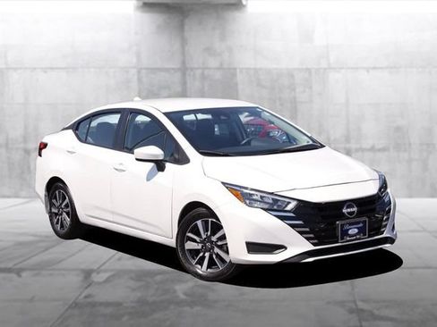 Used 2025 Nissan Versa SV w/ Trunk Package FWD image 2