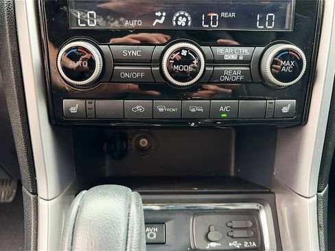 Used 2022 Subaru Ascent Limited w/ Technology Package AWD/4WD image 21