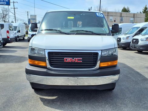 Used 2024 GMC Savana 2500 w/ Driver Convenience Package RWD image 8