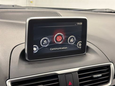 Used 2015 MAZDA MAZDA3 i Touring image 21