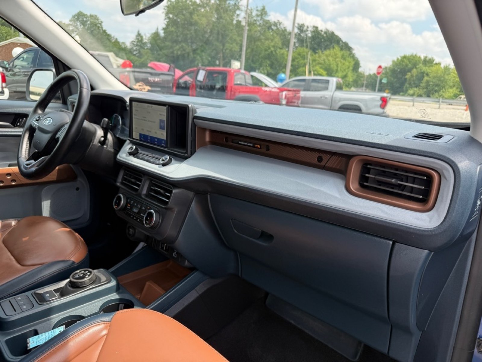 Used 2024 Ford Maverick Lariat FWD image 25
