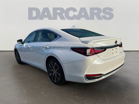 Used 2023 Lexus ES 300h w/ Premium Package image 5