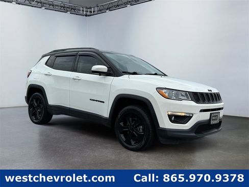 Used 2020 Jeep Compass Latitude image 1