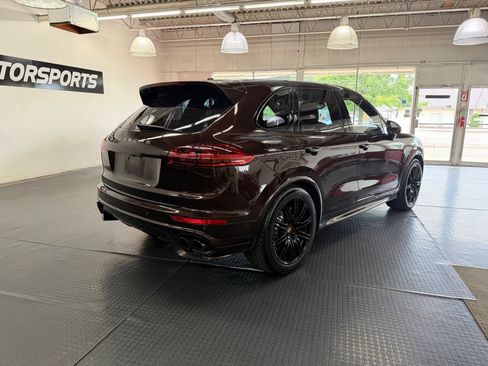 Used 2016 Porsche Cayenne Turbo S AWD/4WD image 8