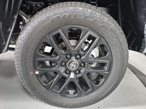 New 2026 Toyota Tundra Limited AWD/4WD image 11