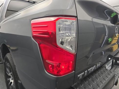 Used 2024 Nissan Titan SV image 18