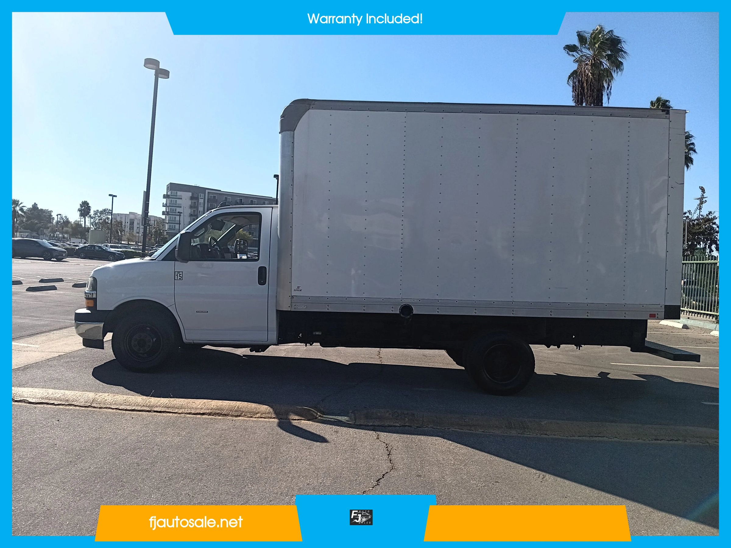 Used 2018 Chevrolet Express 3500 w/ Chrome Appearance Package RWD image 5