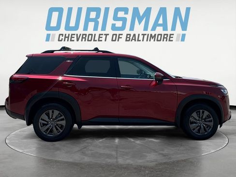 Used 2022 Nissan Pathfinder SV AWD/4WD image 7