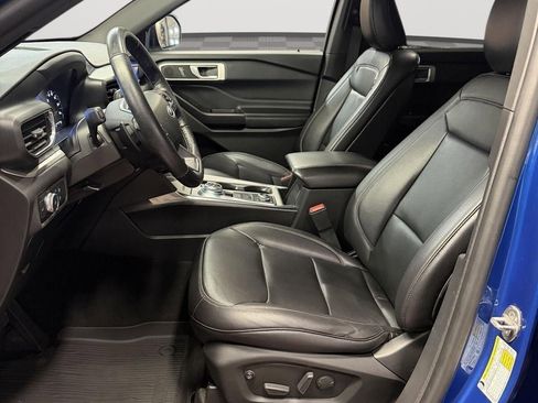 Used 2020 Ford Explorer XLT w/ Equipment Group 202A image 8