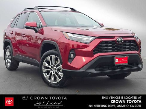 Used 2022 Toyota RAV4 XLE Premium image 1