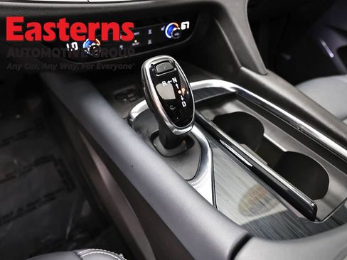 Used 2021 Buick Enclave Essence w/ Sport Touring Edition image 13