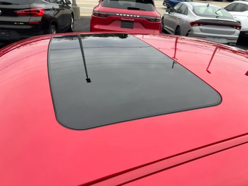 Used 2016 Dodge Challenger SRT Hellcat image 9