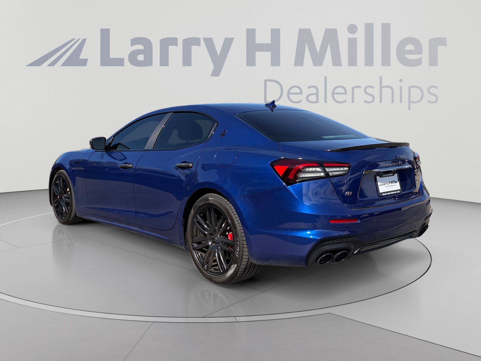 Used 2023 Maserati Ghibli Modena Q4 AWD/4WD image 3